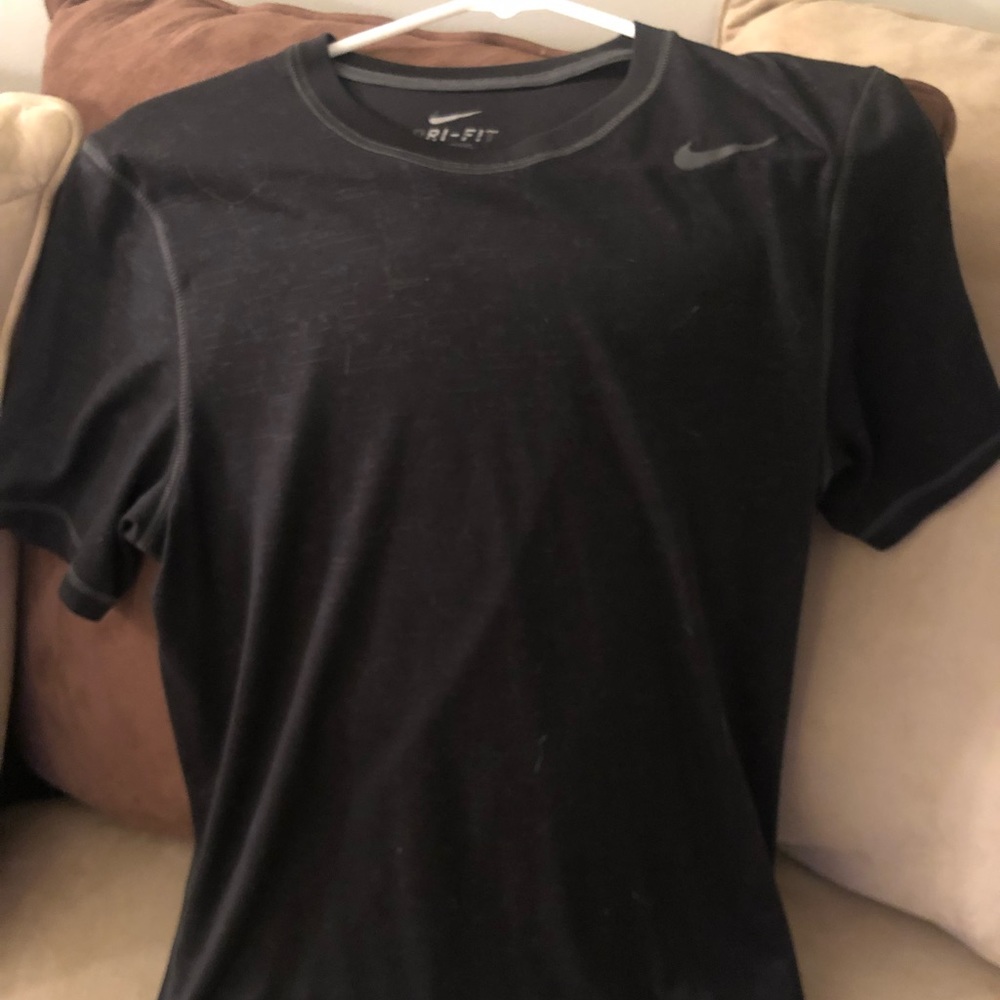 Men’s size medium nike dri fit